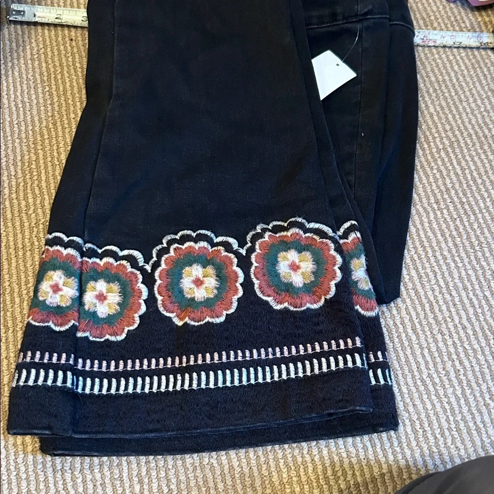 NWT FP x DRIFTWOOD Wyatt pull on stretch flare Embroidered jeans size M